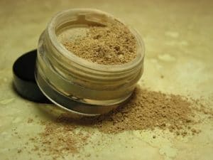 how to apply mineral makeup with a makeup brush